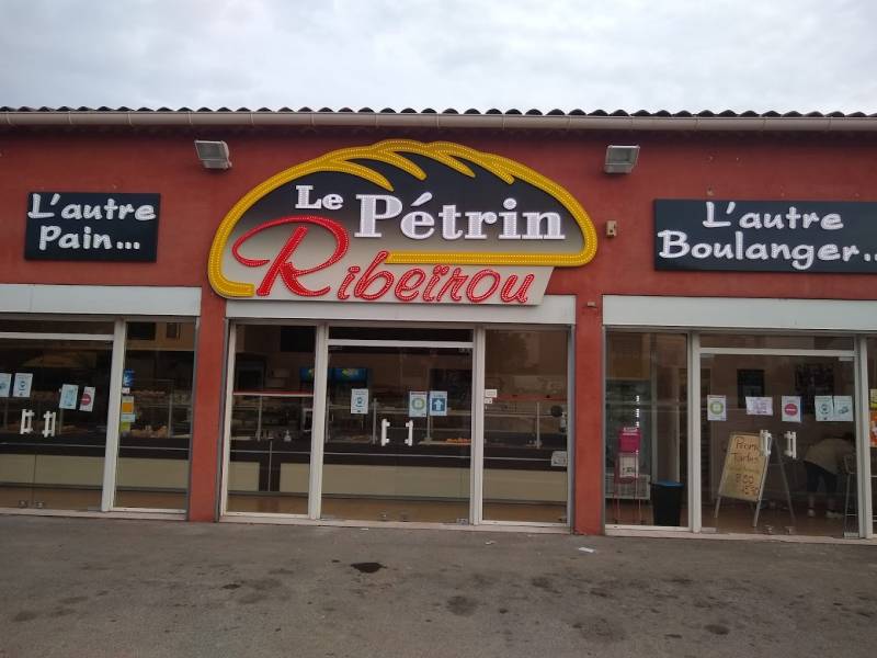 Boulangerie pâtisserie Le Luc en provence Pétrin ribeïrou